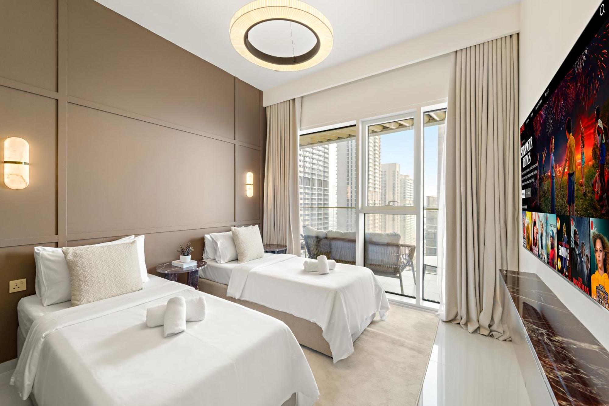 Apartment Elegant 2br With Palm & Sea View L Direct Access Dubai