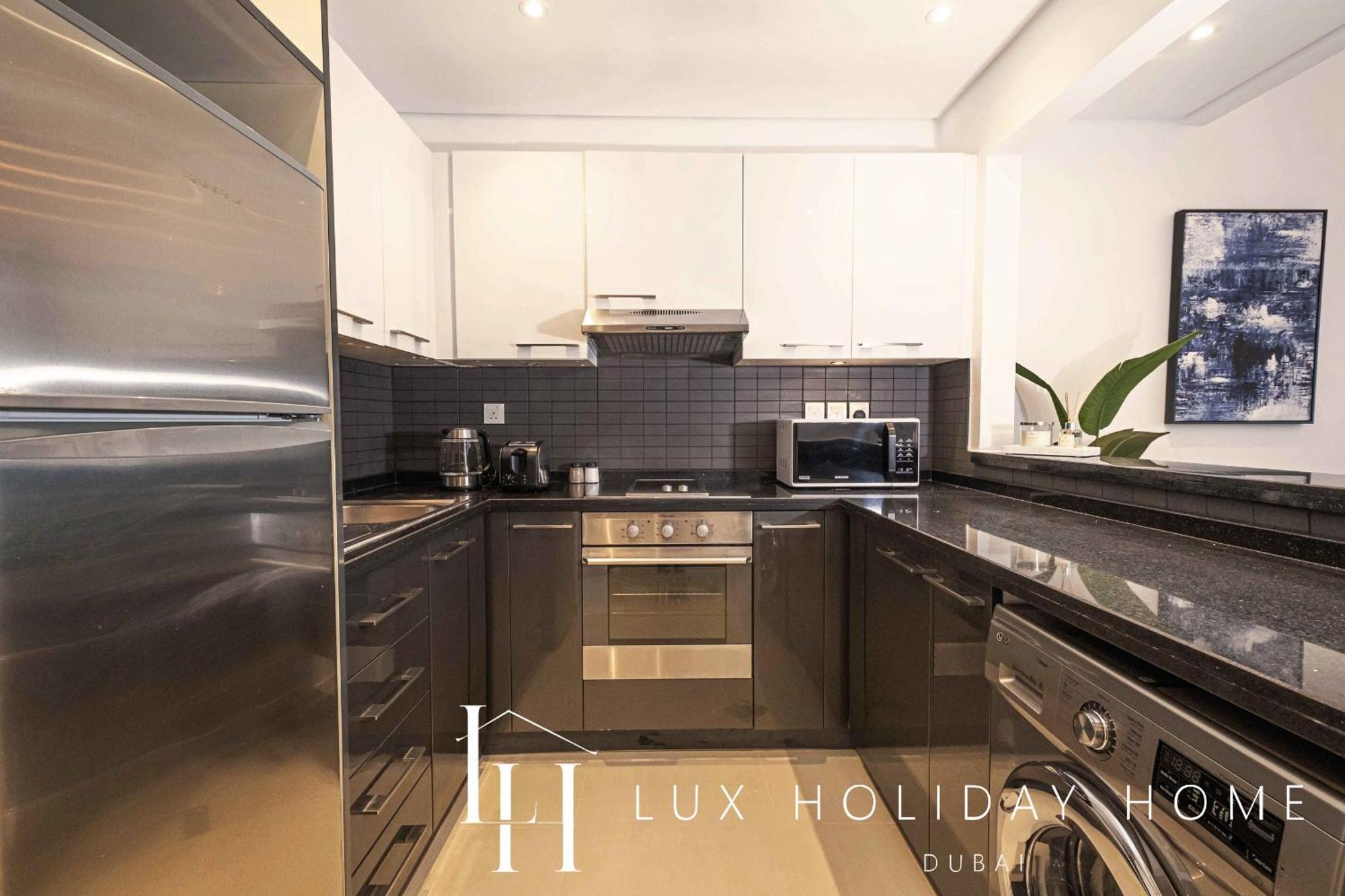 Lux The Silverene Marina View Apartment