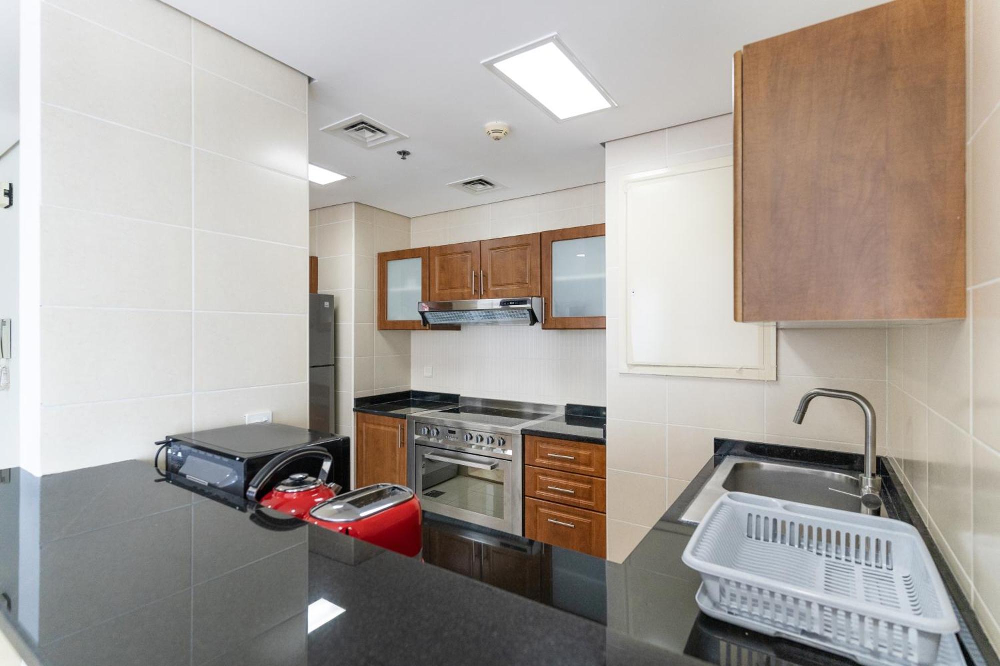 Scenic View 2br Near Metro In Cluster A, Jlt - Allsopp&allsopp Apartment