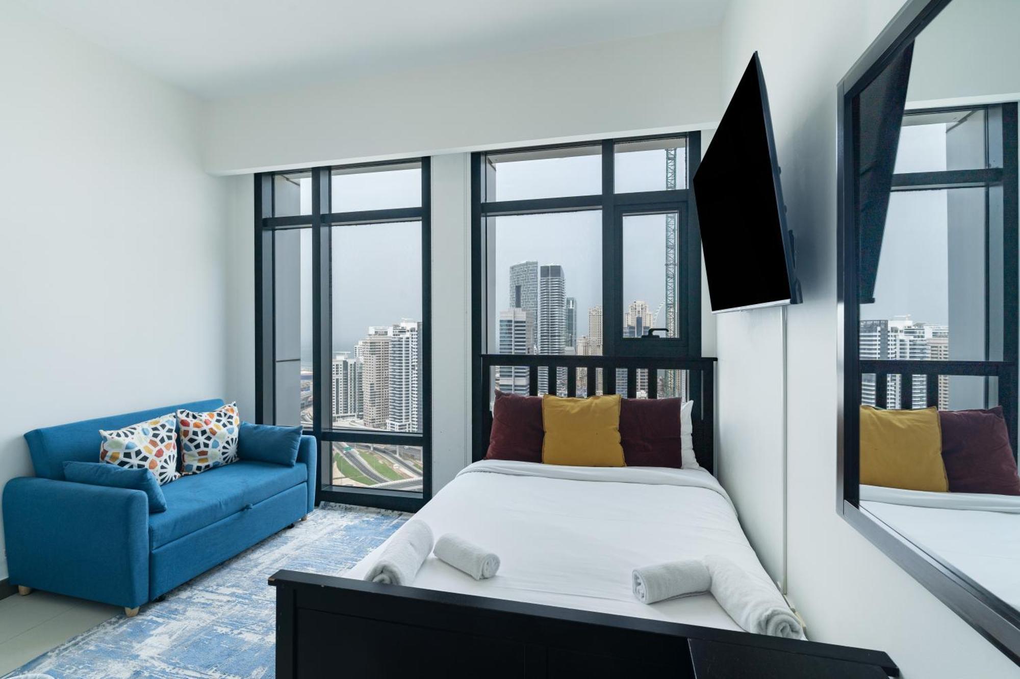Scenic View 2br Near Metro In Cluster A, Jlt - Allsopp&allsopp Apartment