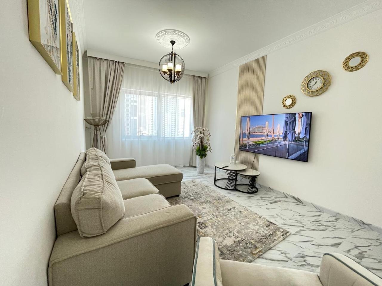 In Heart Of Marina Walk To Jbr 8 Apartment Dubai