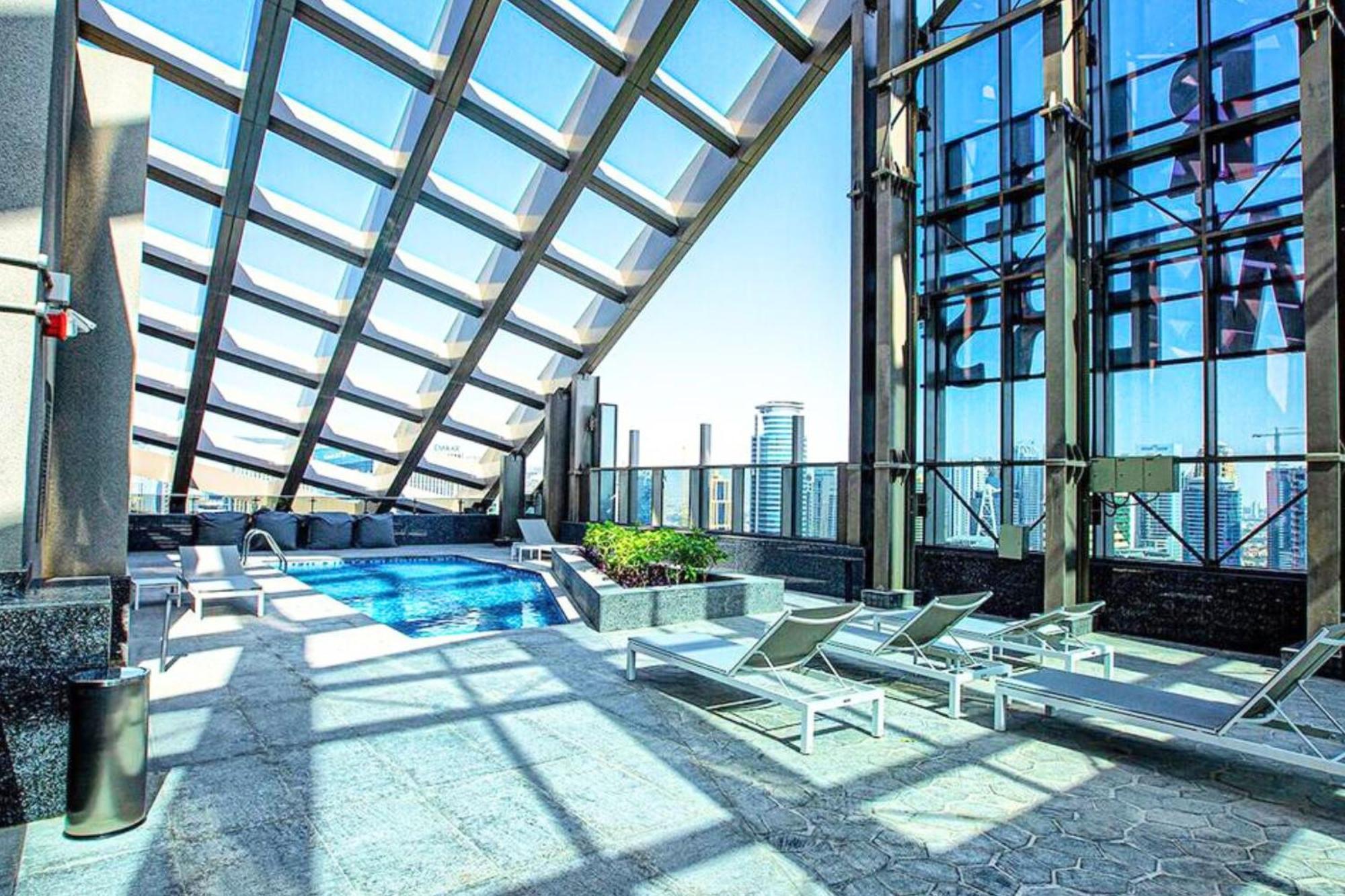 Apartment Luxe 1br In Sparkle Towers - 2 Balconies And Marina Views Dubai