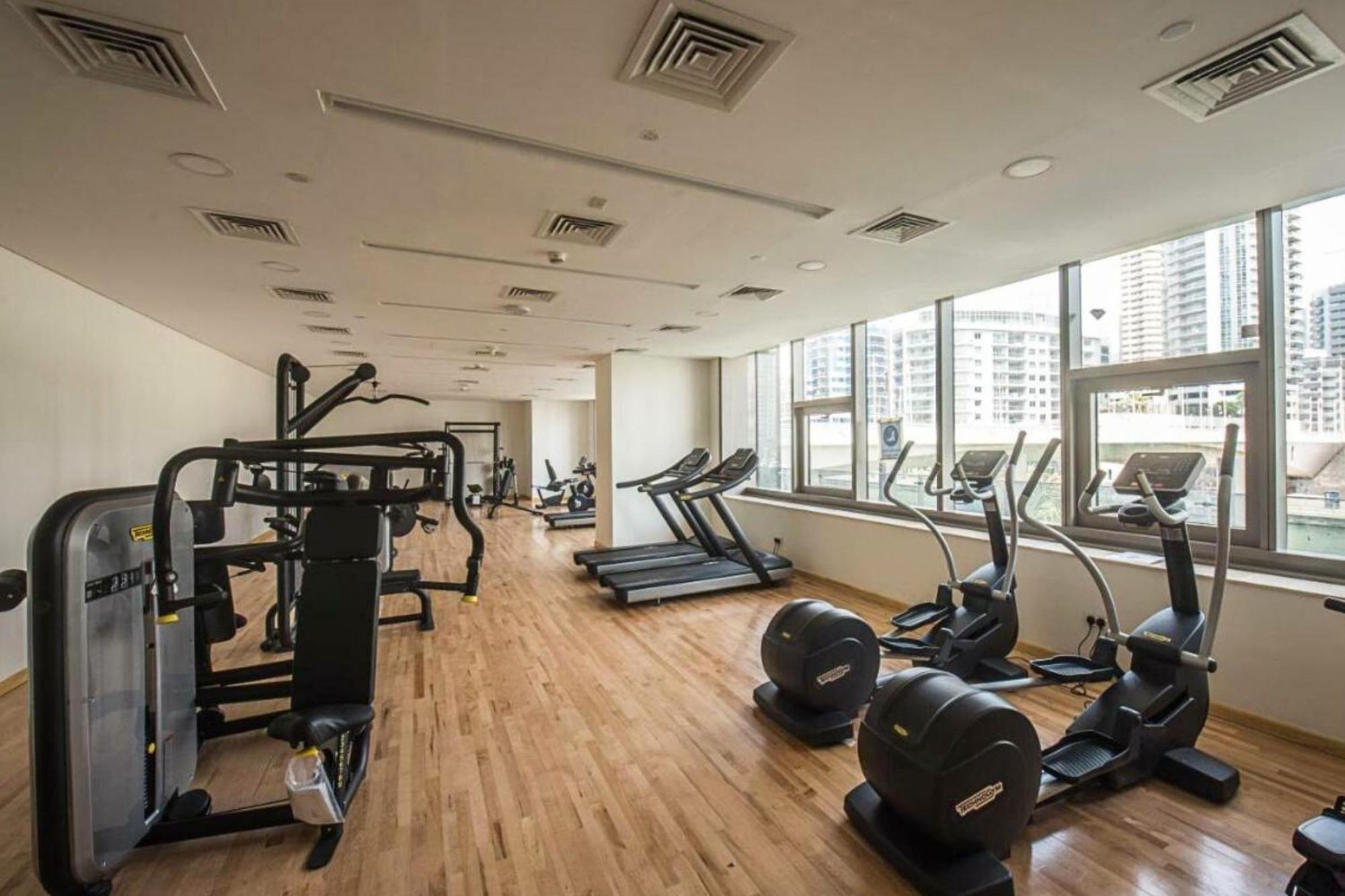 Luxe 1br In Sparkle Towers - 2 Balconies And Marina Views * Dubai