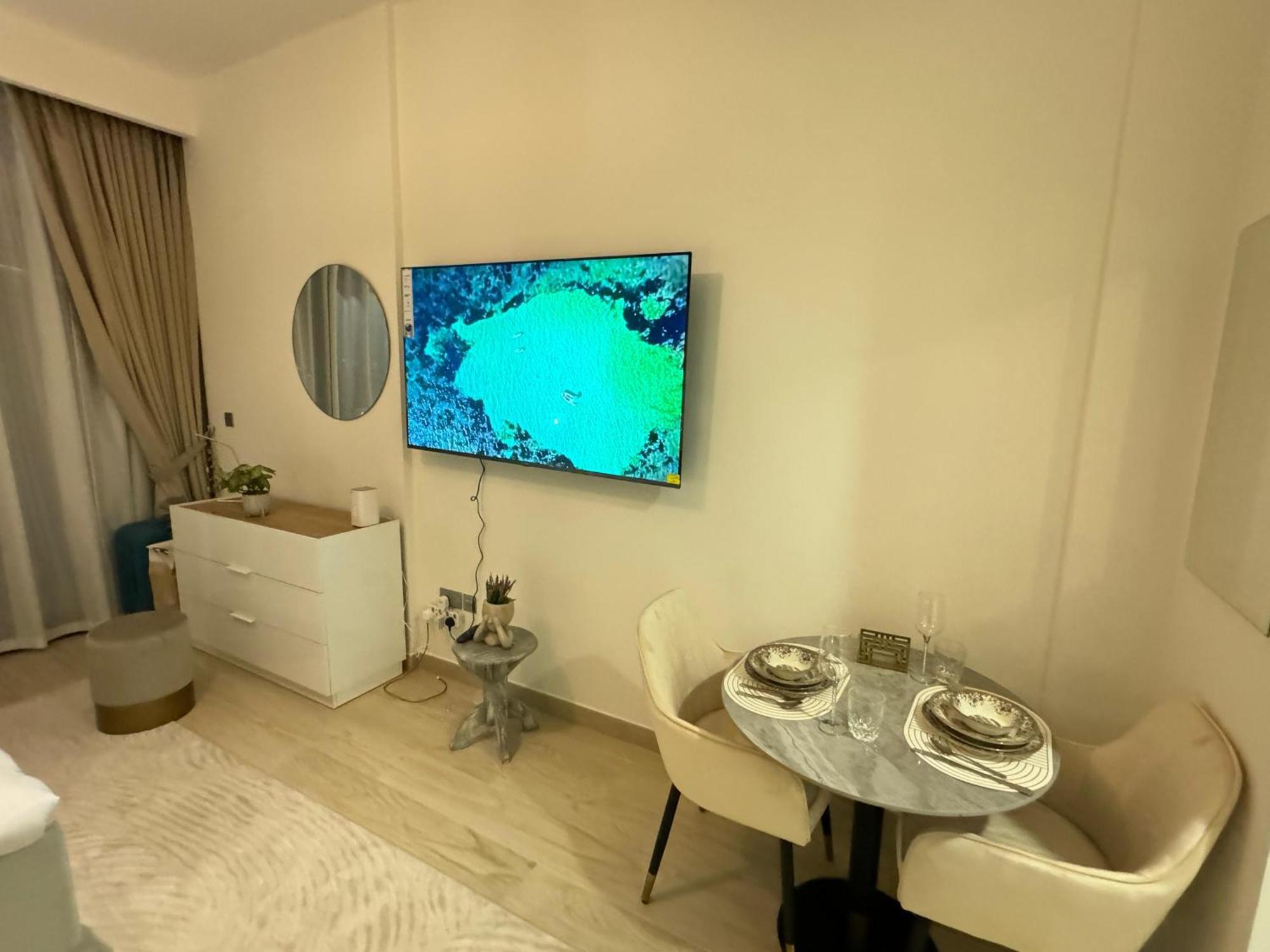 Dvr In Azizi Riviera * Dubai