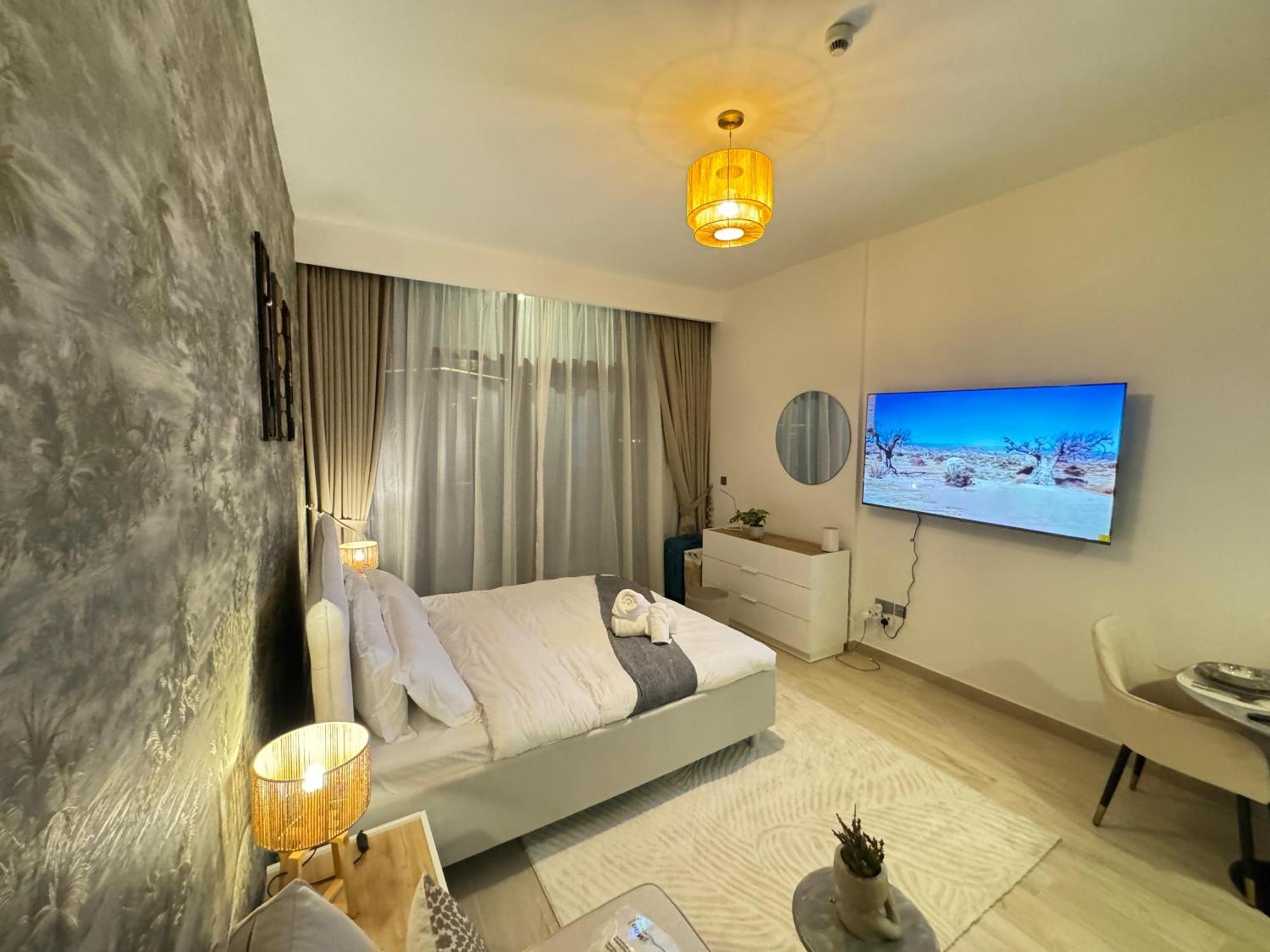 Dvr In Azizi Riviera