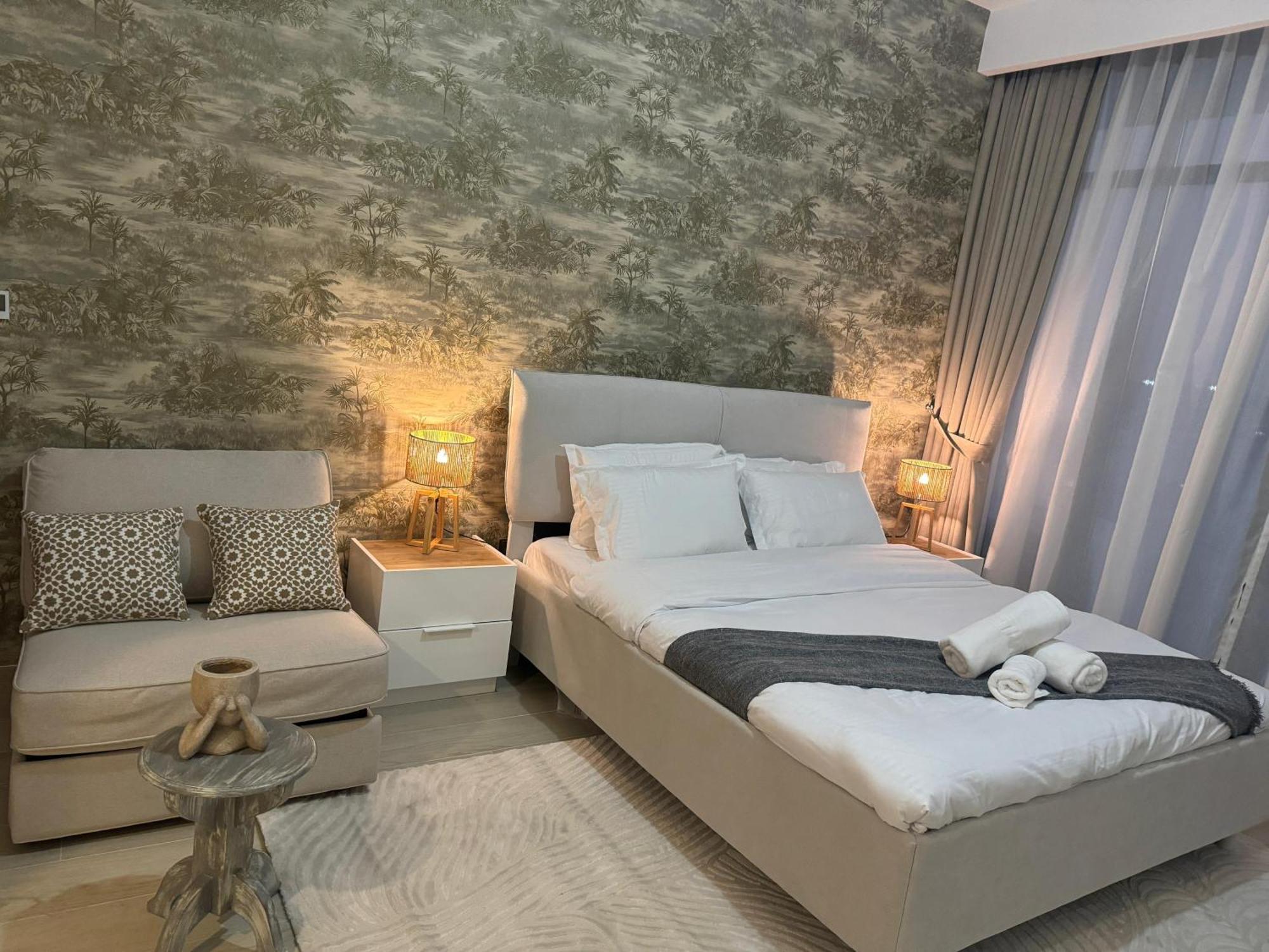 Apartment Dvr In Azizi Riviera