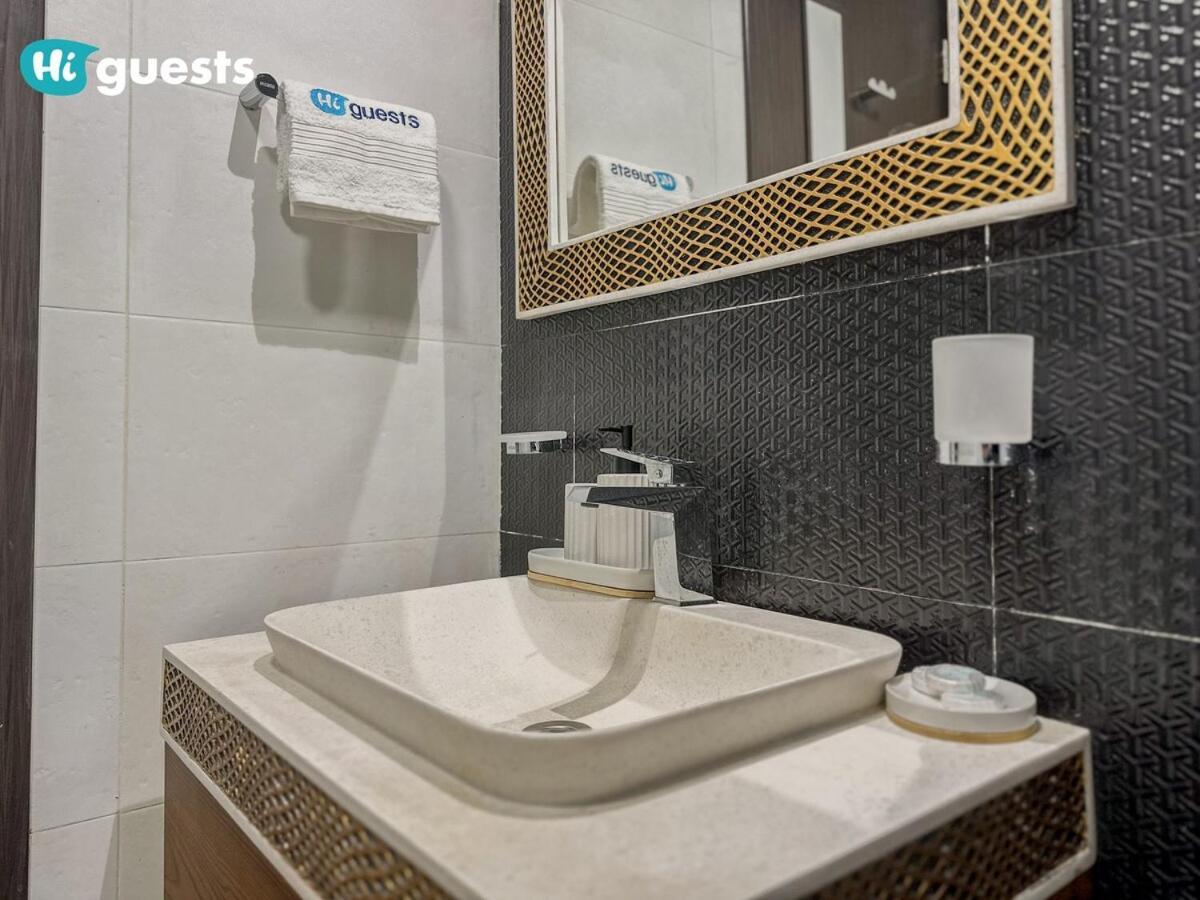Higuests - Elegant Retreat In Business Bay Dubai