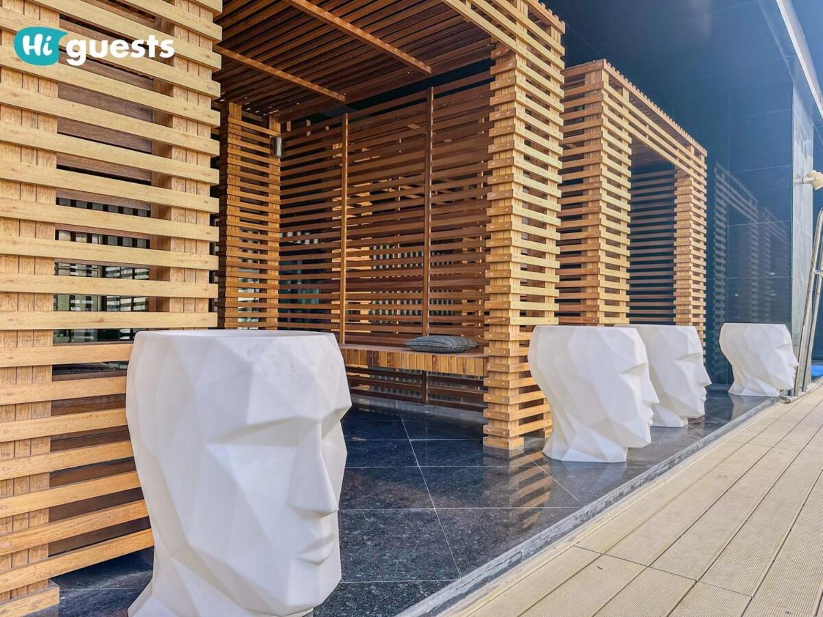 Higuests - Elegant Retreat In Business Bay