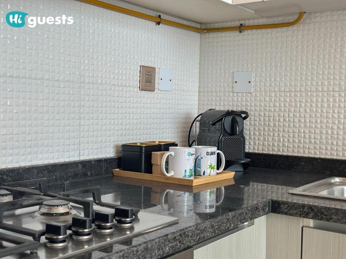 Higuests - Elegant Retreat In Business Bay Apartment