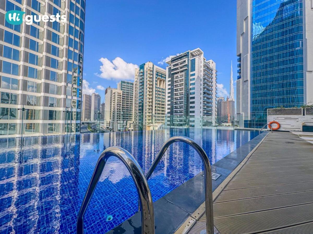 Higuests - Elegant Retreat In Business Bay Apartment