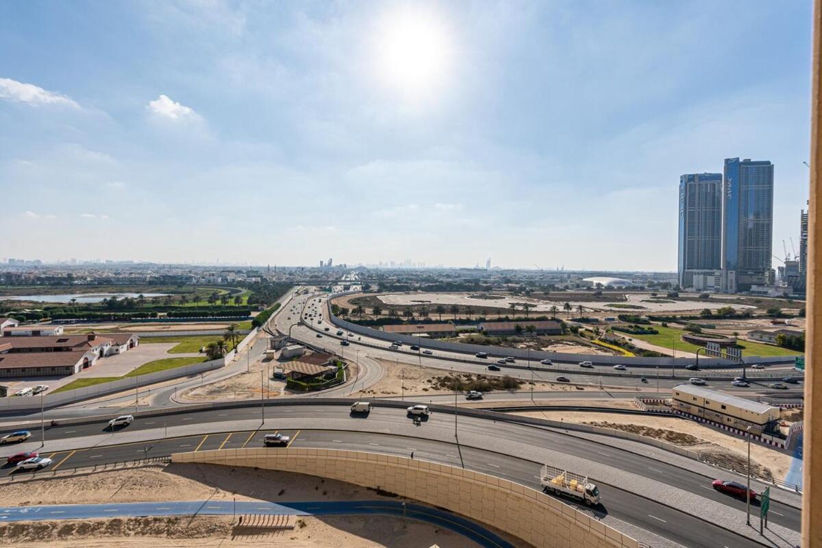Stunning 1br Haven With Canal Views, Gym And Pool * Dubai