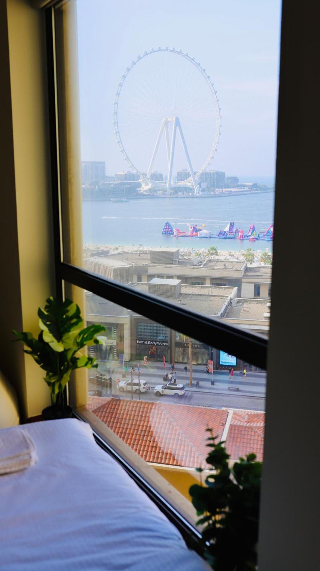 Sea Shell Jbr Capsule hotel *