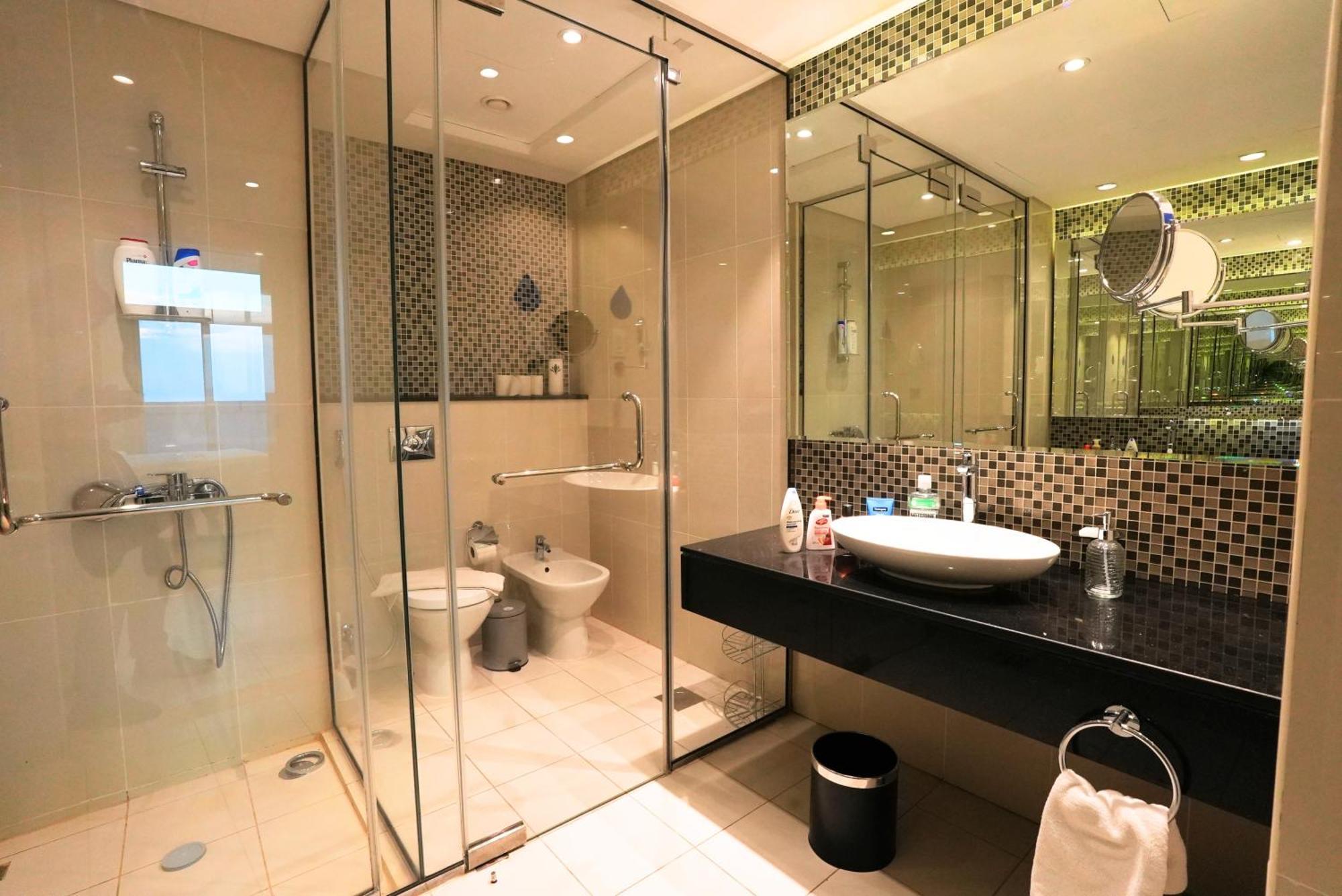 Luxury 3br Burj Khalifa View In Downtown *