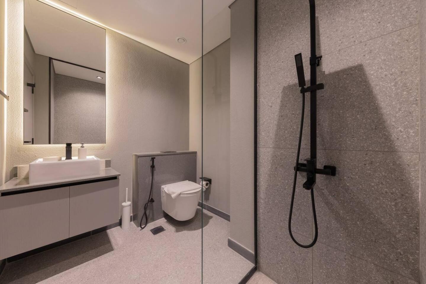 Brand New 15 Mins Drive From Business Bay *