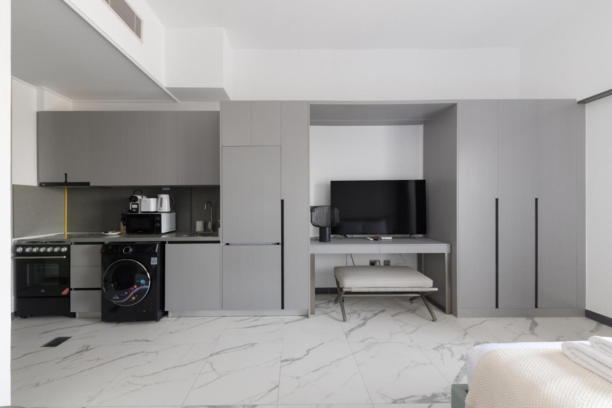 Brand New 15 Mins Drive From Business Bay Apartment Dubai