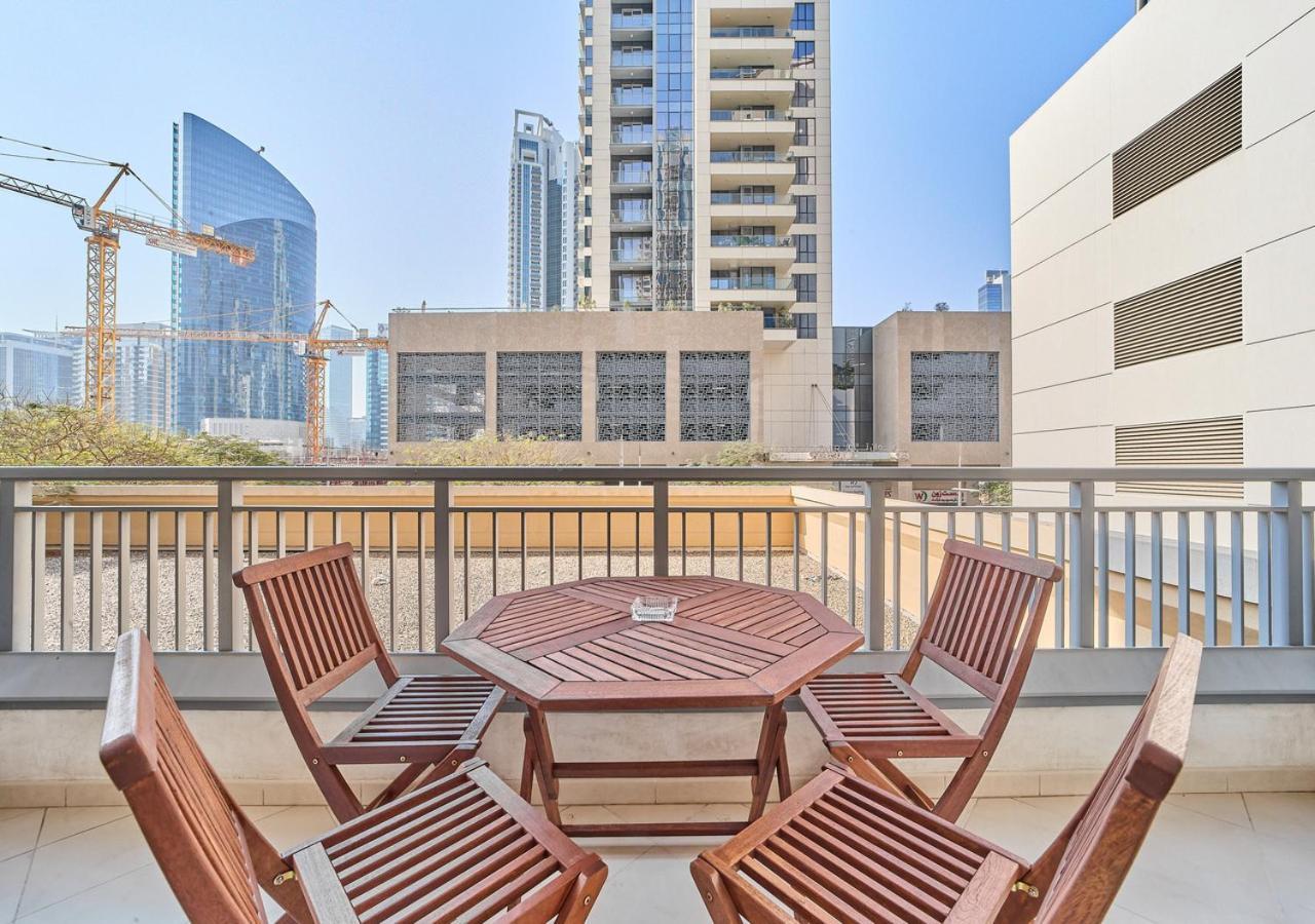Holiday home Golden Homes Luxe Living Claren Tower 1br Study Near Mall Downtown *