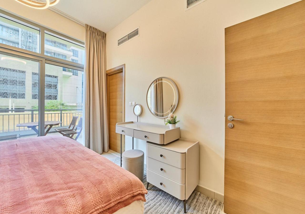 Golden Homes Luxe Living Claren Tower 1br Study Near Mall Downtown Dubai