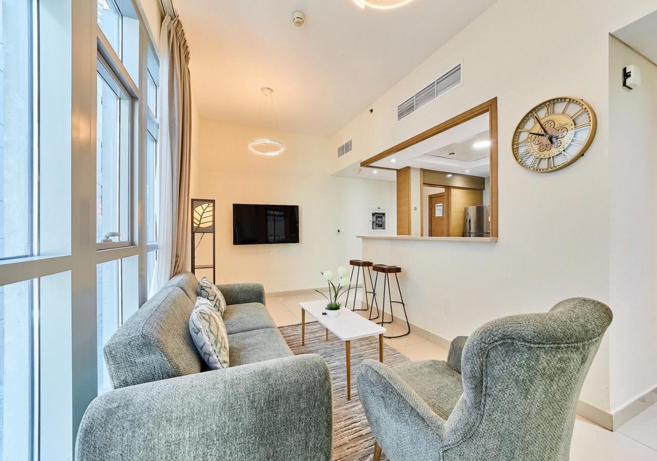 Holiday home Golden Homes Luxe Living Claren Tower 1br Study Near Mall Downtown
