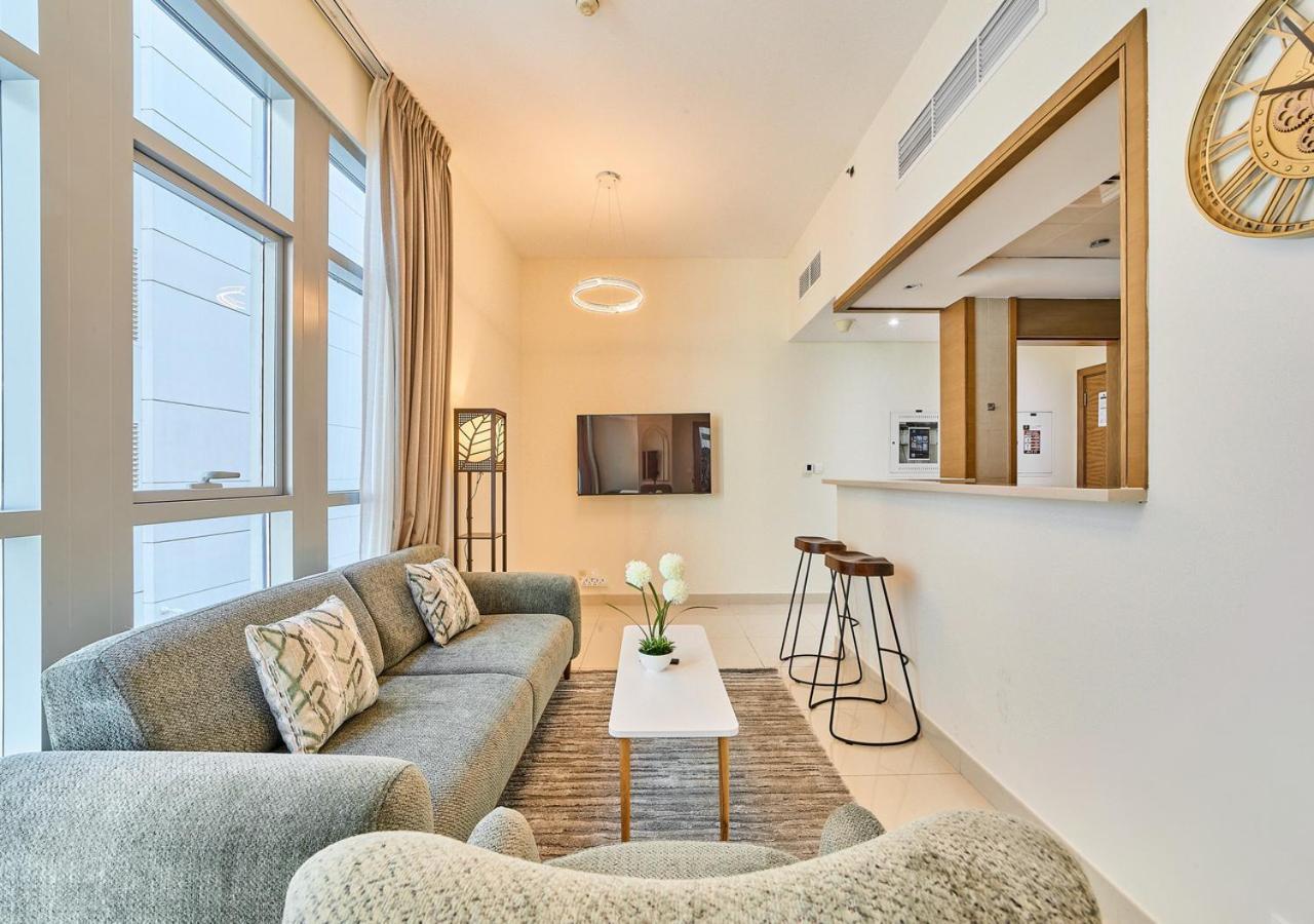 Holiday home Golden Homes Luxe Living Claren Tower 1br Study Near Mall Downtown