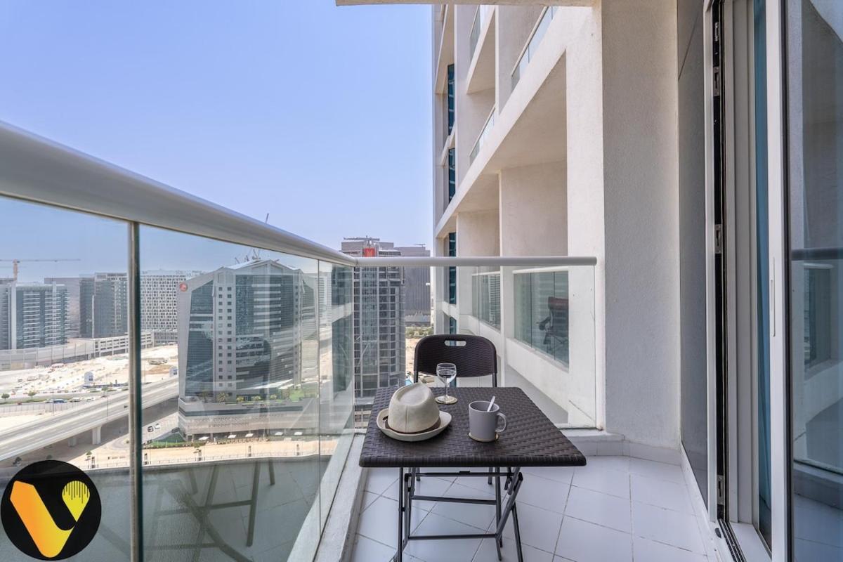 Vogue Damac Maison Prive - Stunning 17th Floor Balcony & Pool With Canal Views Prime Business Bay Location, Near Downtown & Burj Khalifa