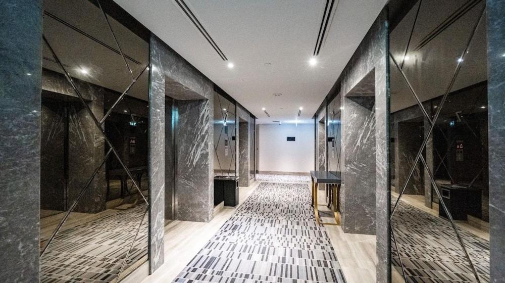Vogue Damac Maison Prive - Stunning 17th Floor Balcony & Pool With Canal Views Prime Business Bay Location, Near Downtown & Burj Khalifa Apartment *