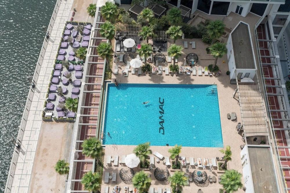 Vogue Damac Maison Prive - Stunning 17th Floor Balcony & Pool With Canal Views Prime Business Bay Location, Near Downtown & Burj Khalifa * Dubai