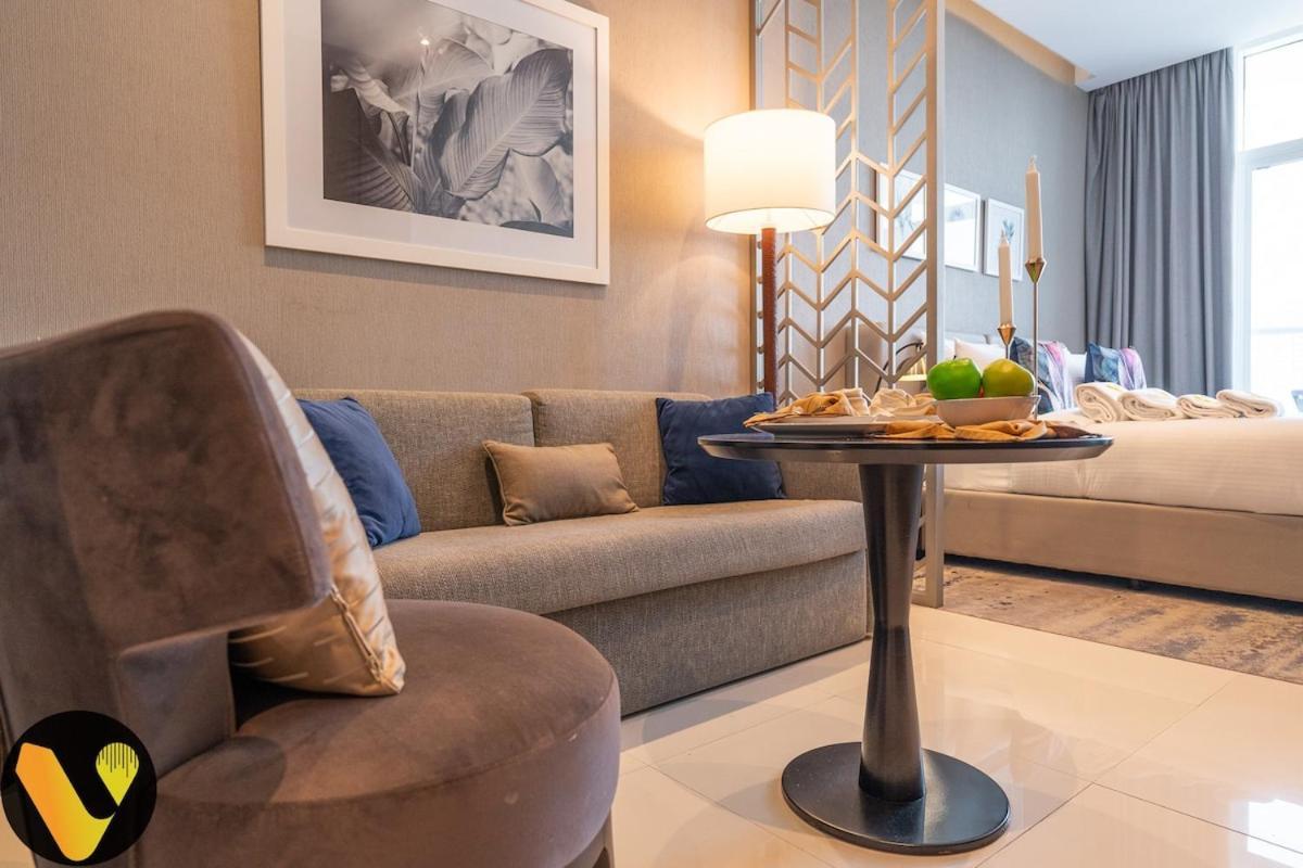 Vogue Damac Maison Prive - Stunning 17th Floor Balcony & Pool With Canal Views Prime Business Bay Location, Near Downtown & Burj Khalifa Apartment *
