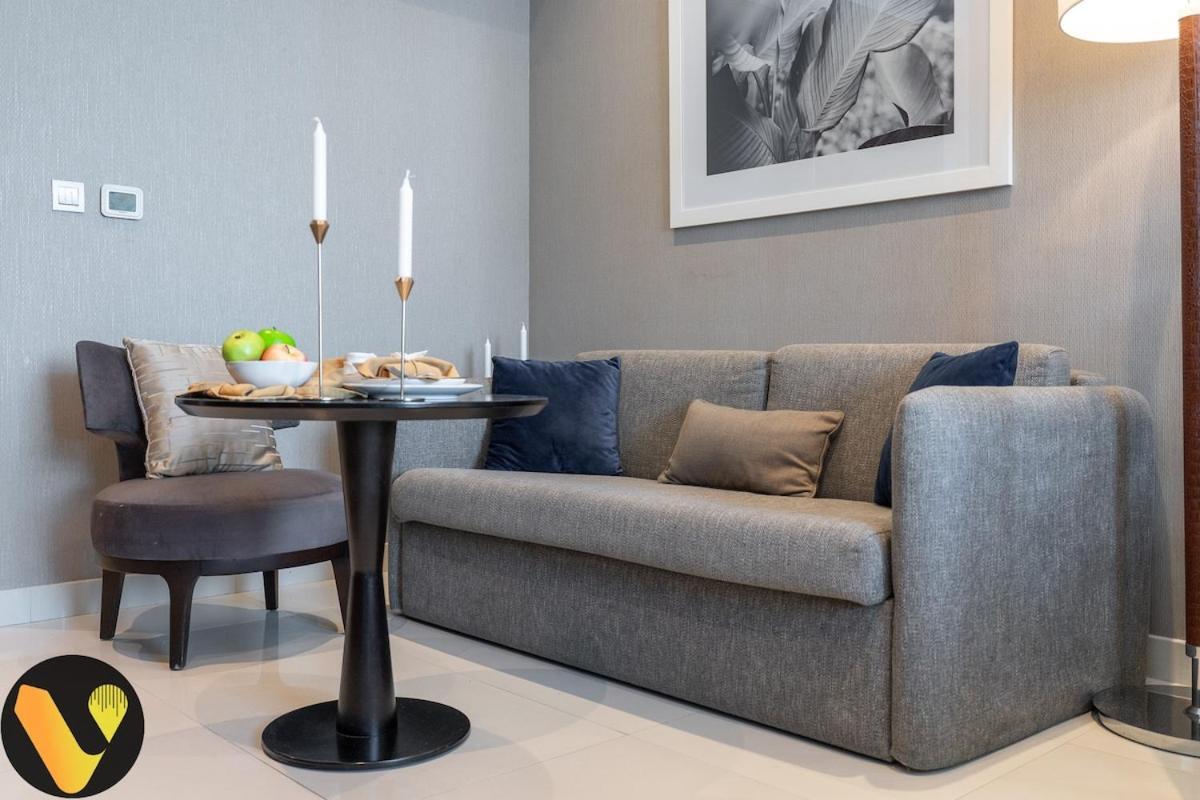 Vogue Damac Maison Prive - Stunning 17th Floor Balcony & Pool With Canal Views Prime Business Bay Location, Near Downtown & Burj Khalifa Apartment