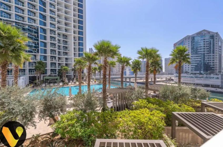 Vogue Damac Maison Prive - Stunning 17th Floor Balcony & Pool With Canal Views Prime Business Bay Location, Near Downtown & Burj Khalifa * Dubai