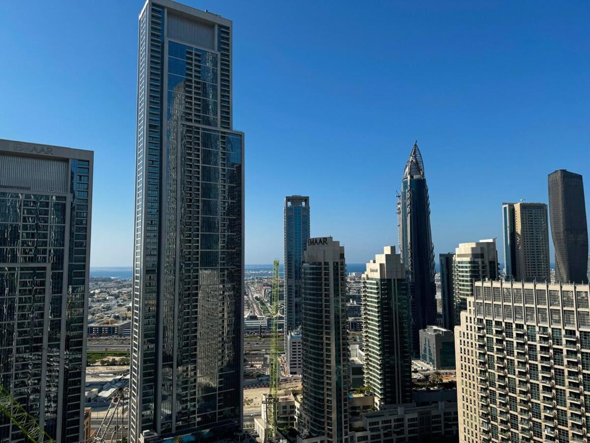 Stunning 1br Burj View From Infinity Pool Apartment *