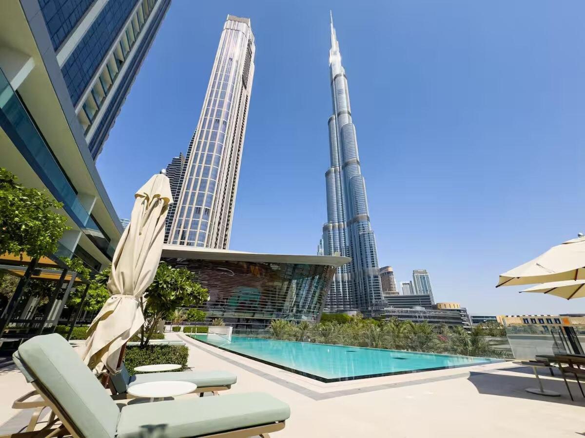 Stunning 1br Burj View From Infinity Pool Apartment