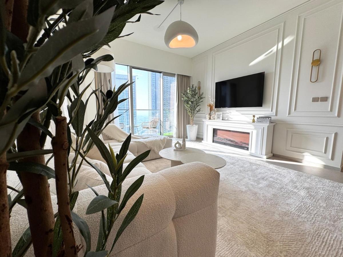 Stunning 1br Burj View From Infinity Pool Apartment *