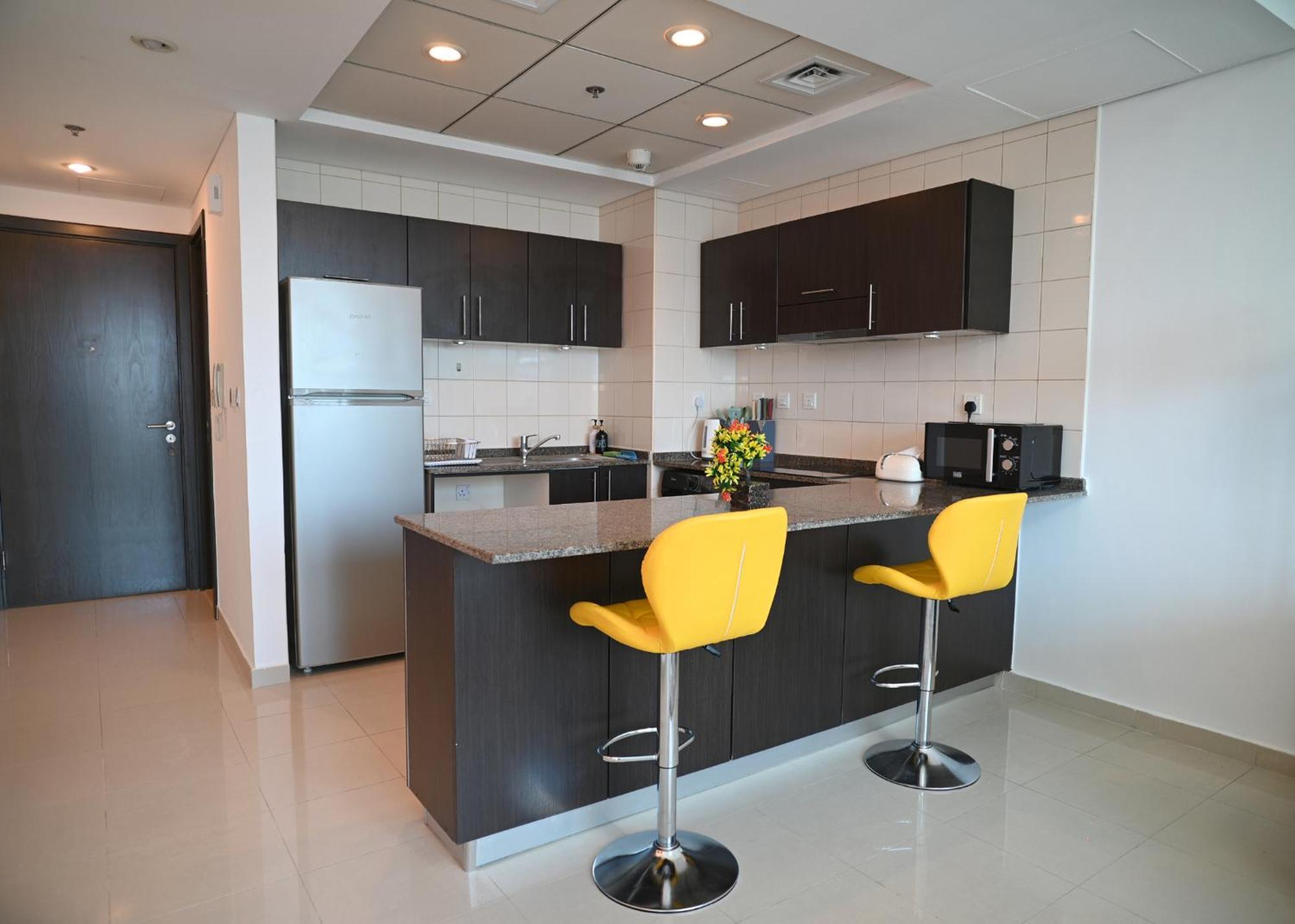 Stunning 1 Bedroom In Jbr With Balcony - Marina Mall View Apartment *