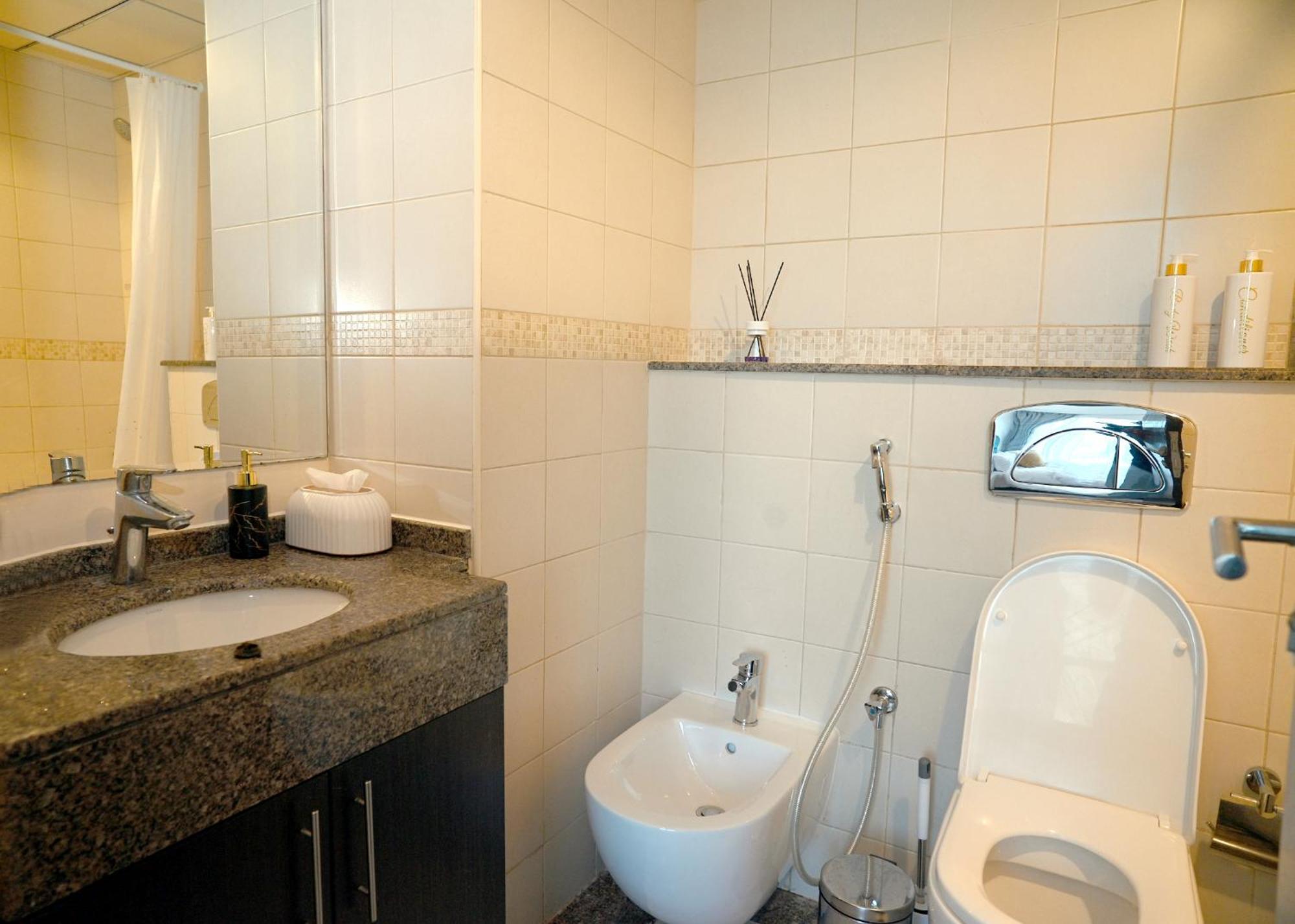Apartment Stunning 1 Bedroom In Jbr With Balcony - Marina Mall View *