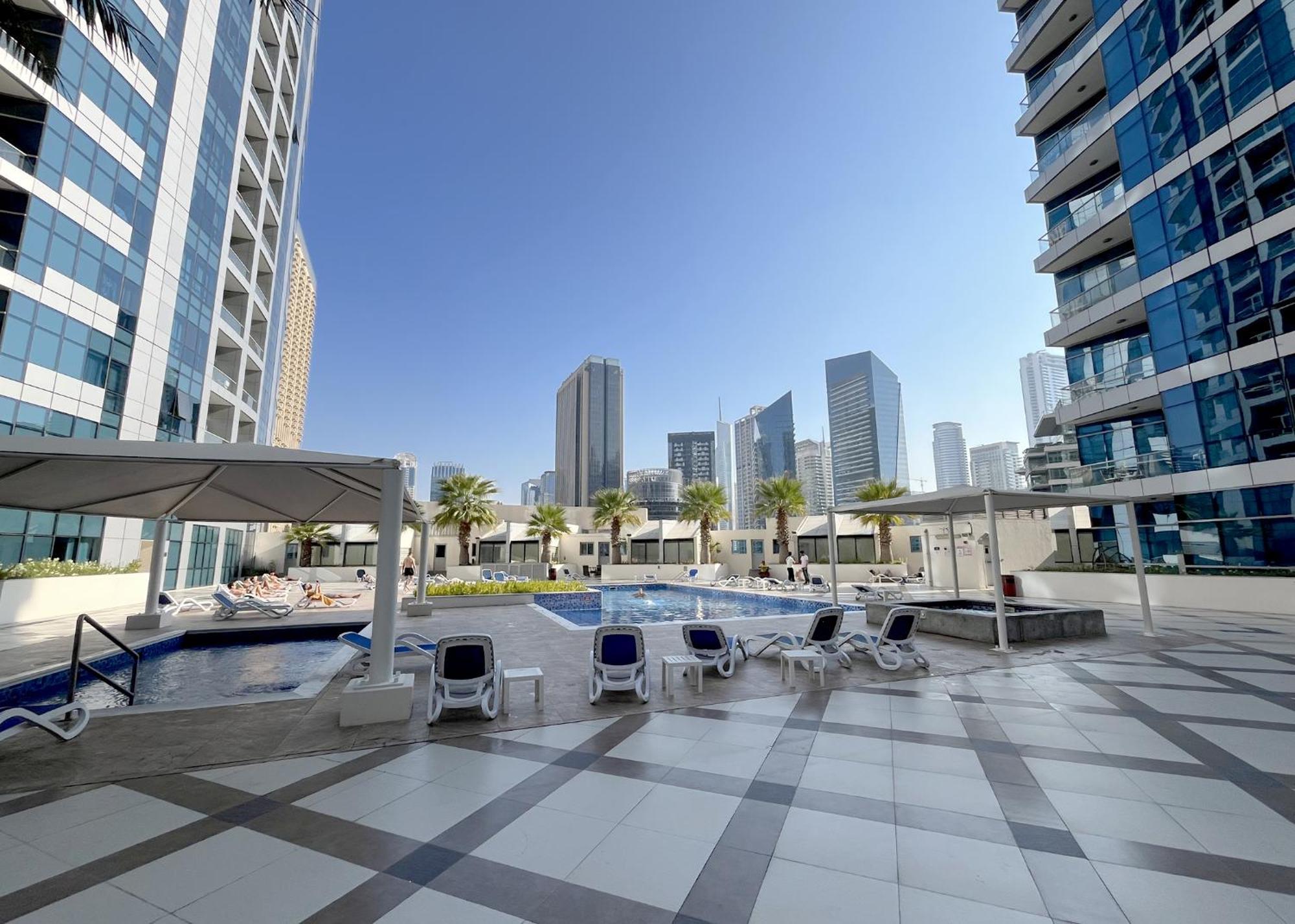 Stunning 1 Bedroom In Jbr With Balcony - Marina Mall View * Dubai