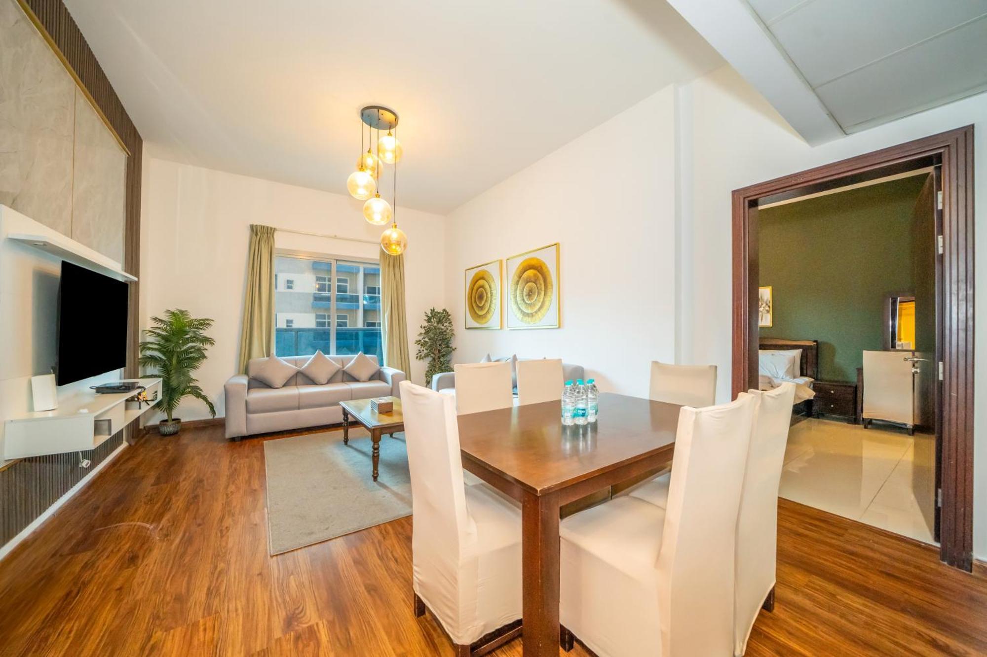 Apartment Live Spacious 3br En & Balcony *