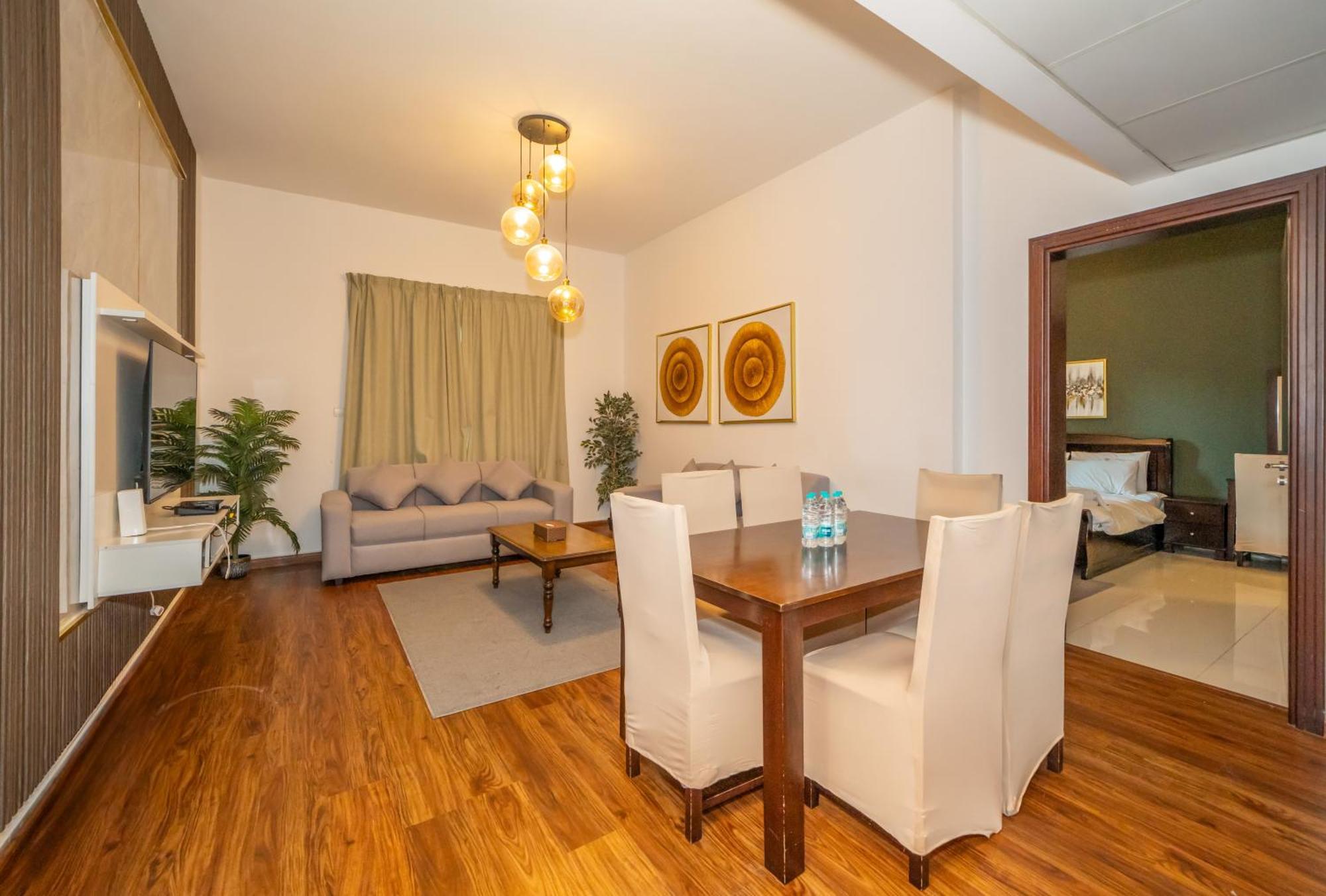 Live Spacious 3br En & Balcony Apartment Dubai