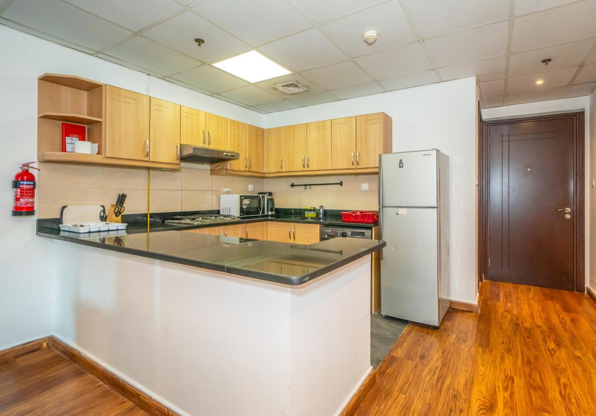 Live Spacious 3br En & Balcony Apartment *