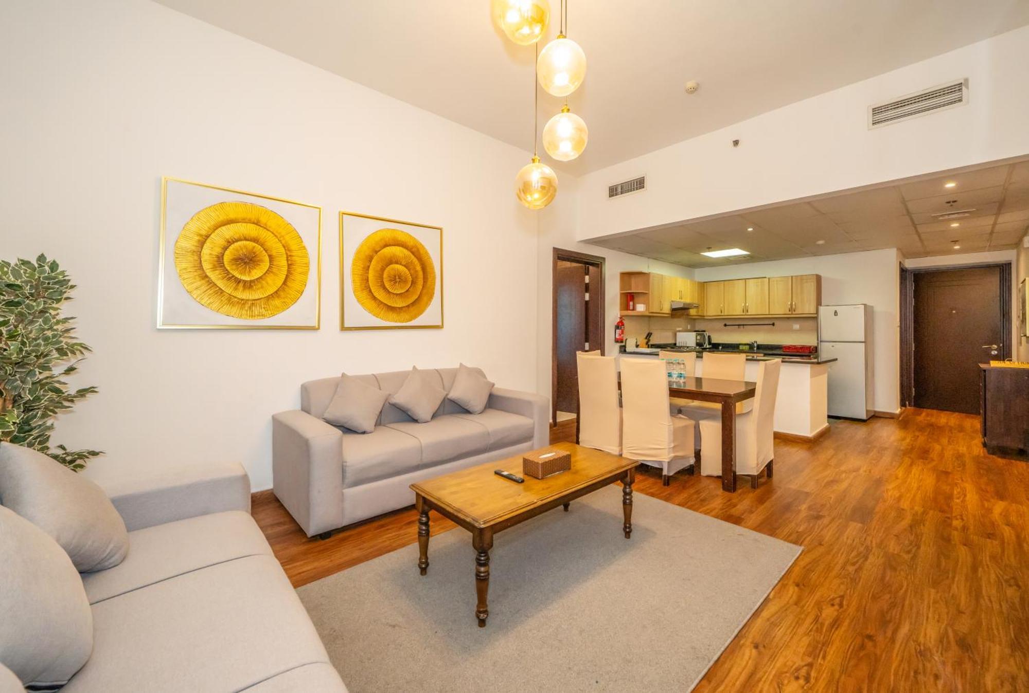 Live Spacious 3br En & Balcony *