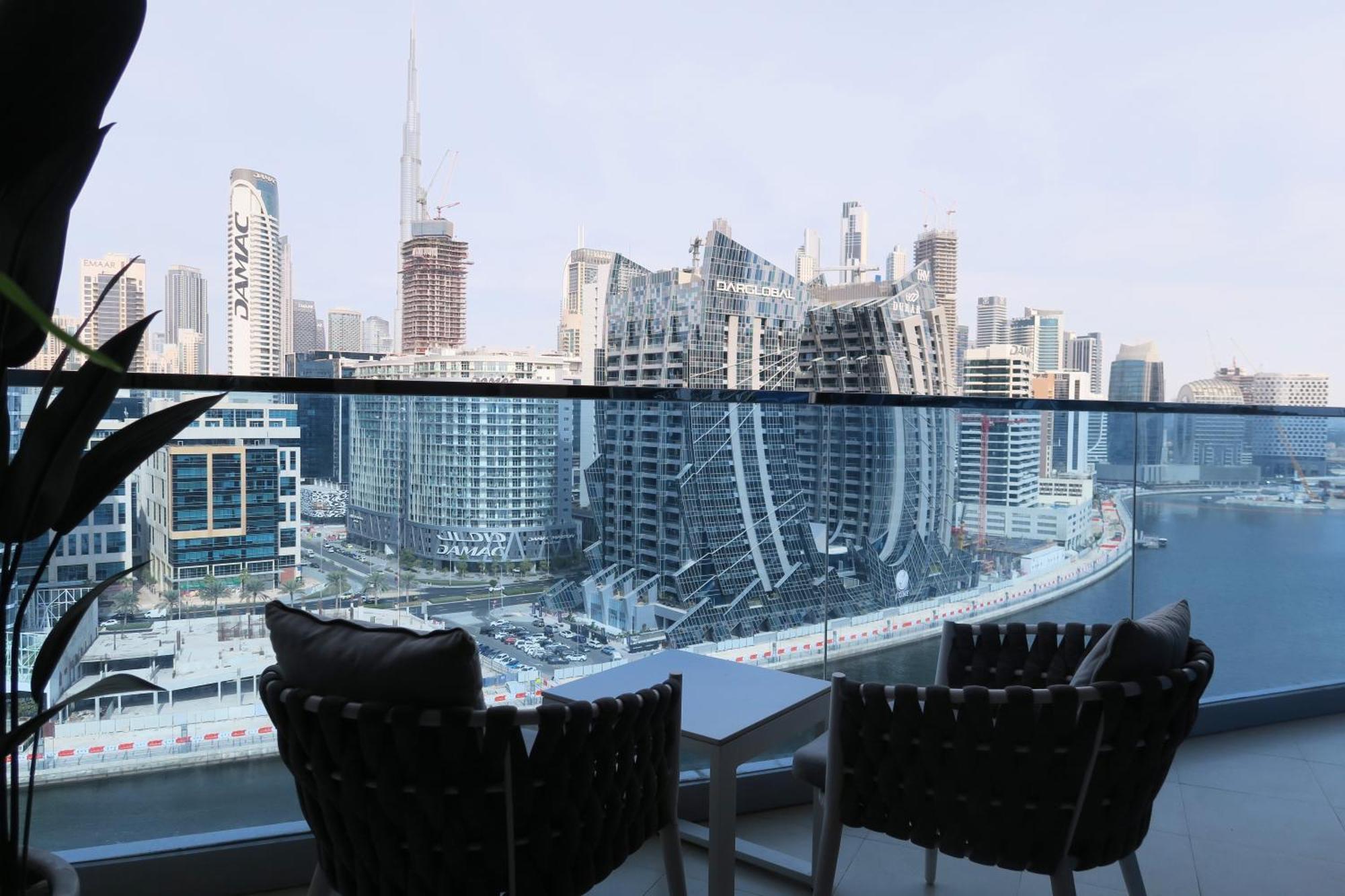 Apartment Spacious 2bdr Canal And Partial Burj Khalifa Views, Business Bay Dubai