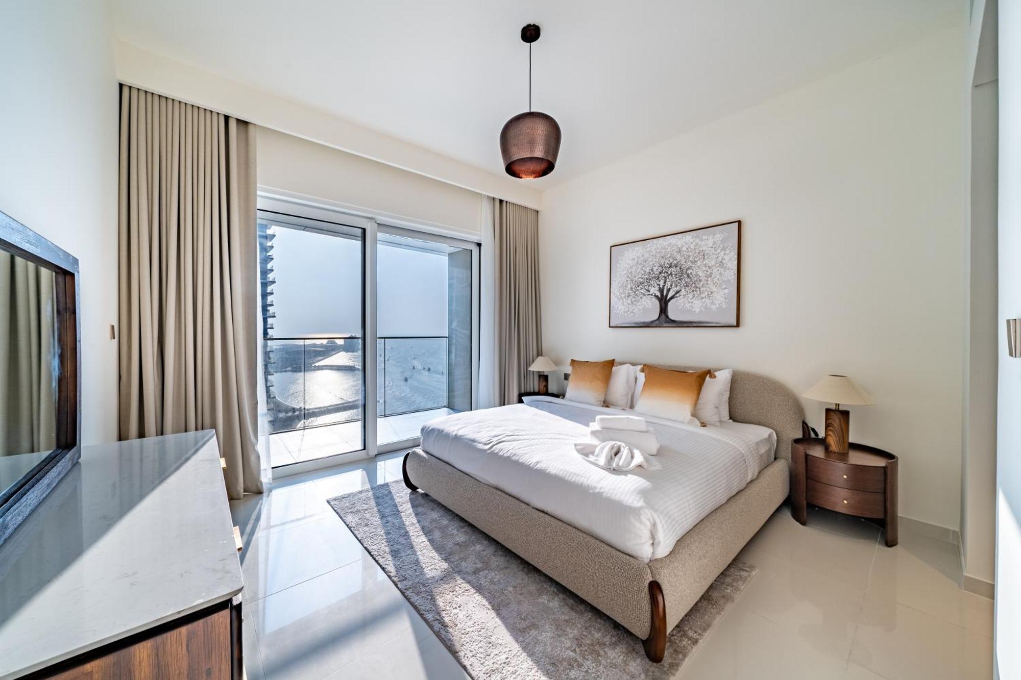 Homes Beyond I Stunning Oceanfront 2 Bedroom Apartment Dubai