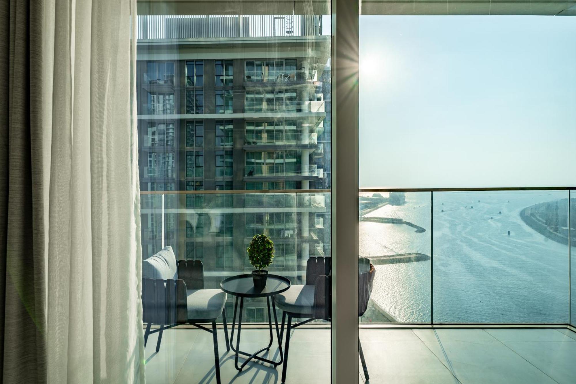 Apartment Homes Beyond I Stunning Oceanfront 2 Bedroom *