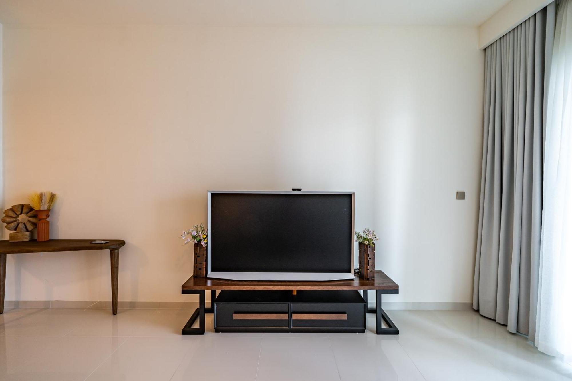 Homes Beyond I Newly Furnished 1br With Access Apartment