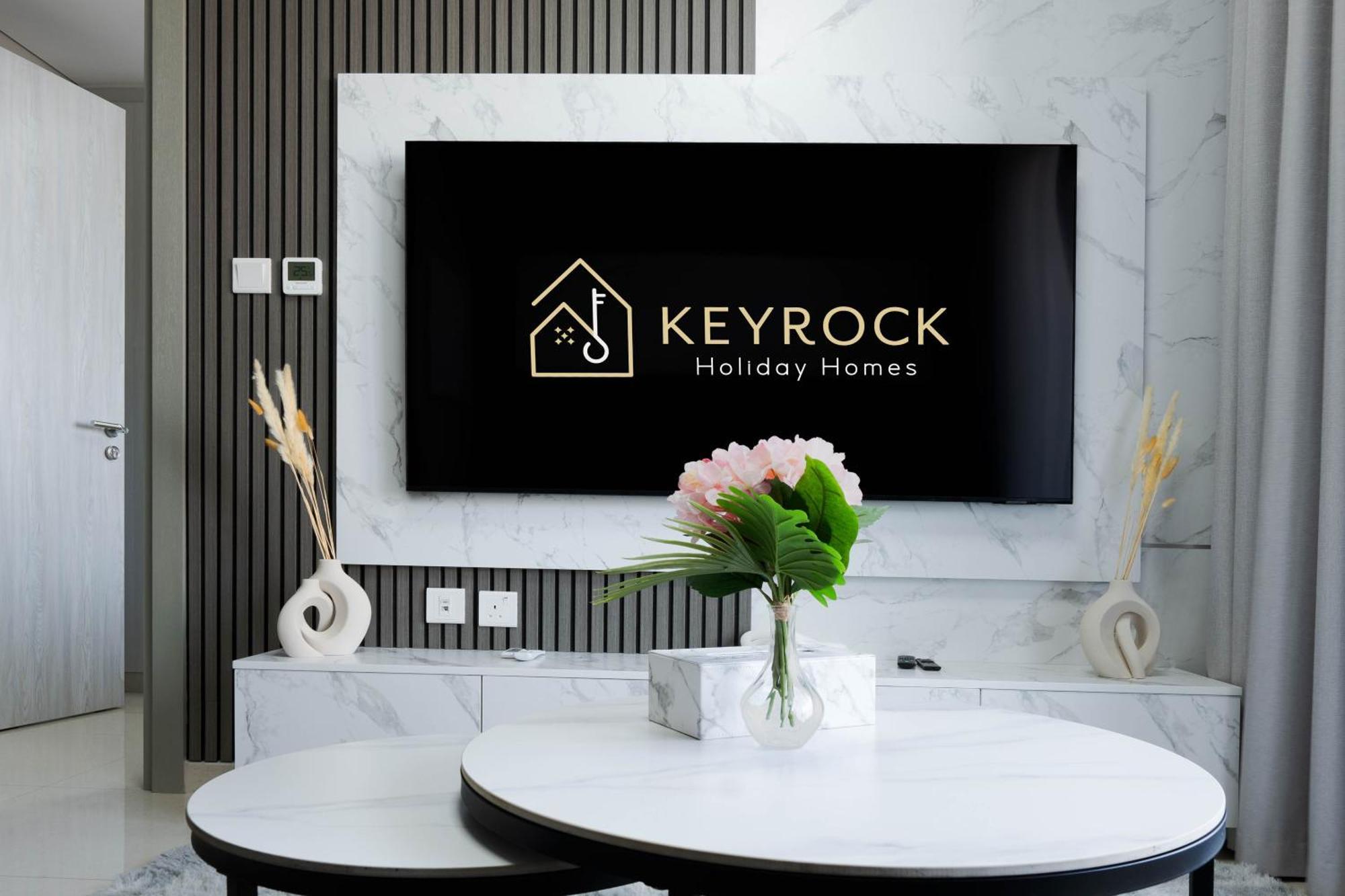Keyrock Living - 1br Retreat With View & Pool Dubai