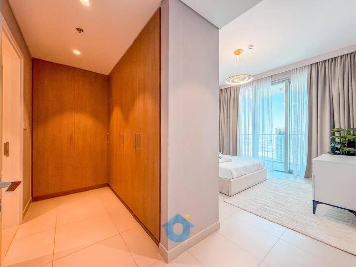 Apartment Like - 3904 Impressive 2-bhk With Partial Sea View And Community View *