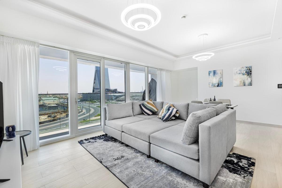 Apartment Stylish Brand New 1 Bedroom *