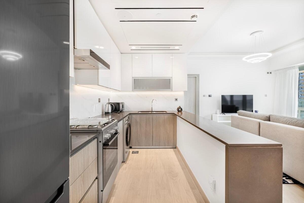 Apartment Stylish Brand New 1 Bedroom Dubai
