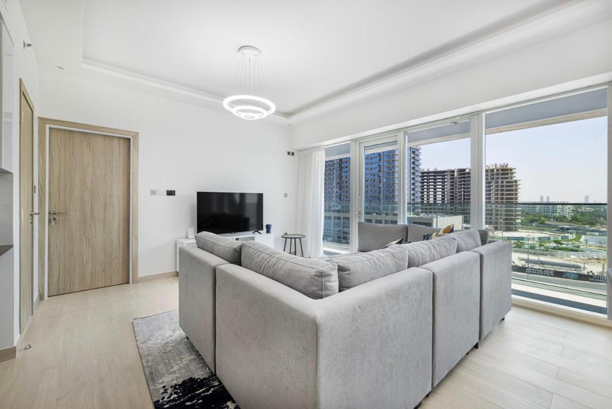 Stylish Brand New 1 Bedroom *