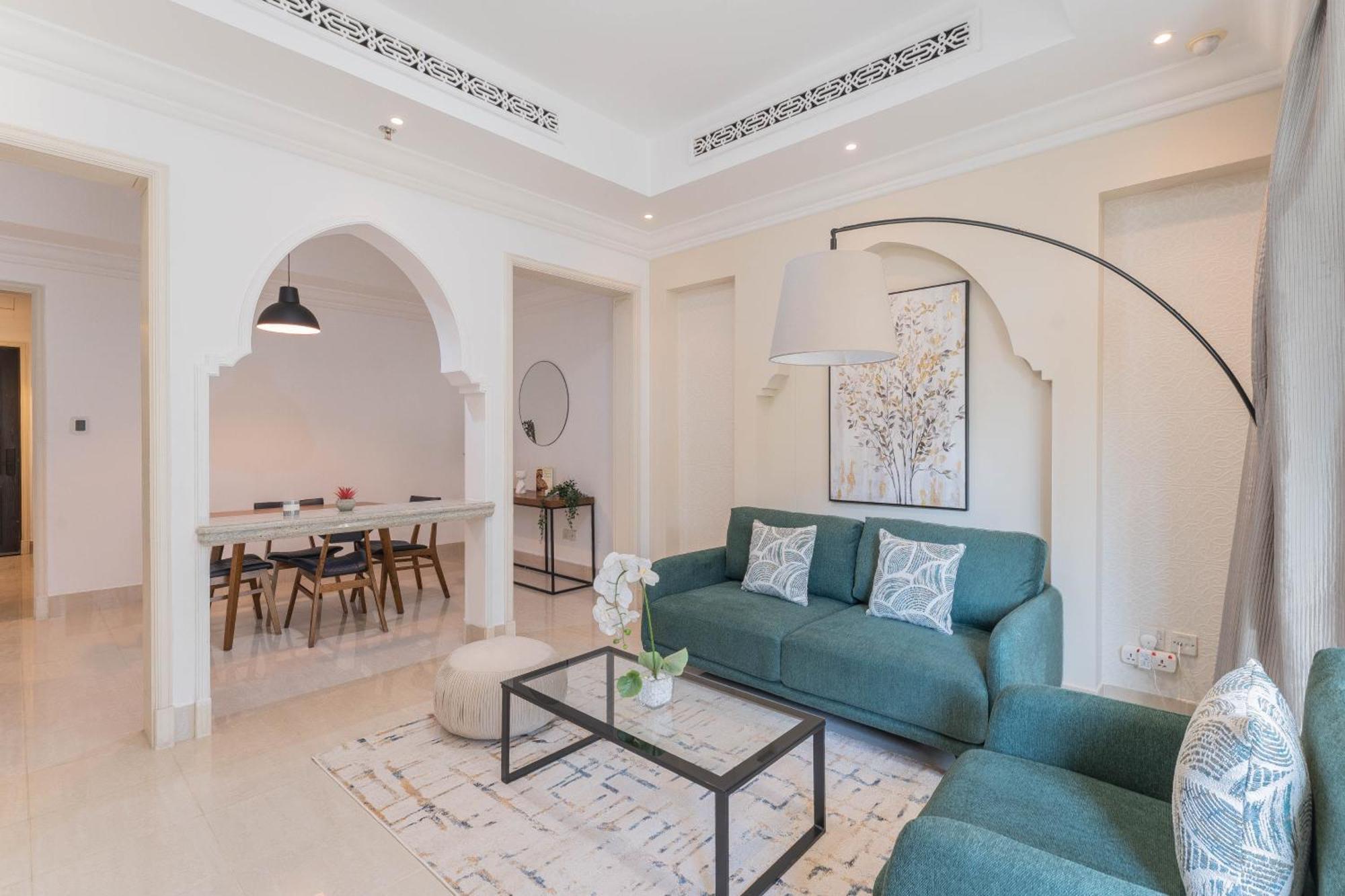 Breath-taking View Of The Iconic Burj Khalifa At Your Door Step Apartment