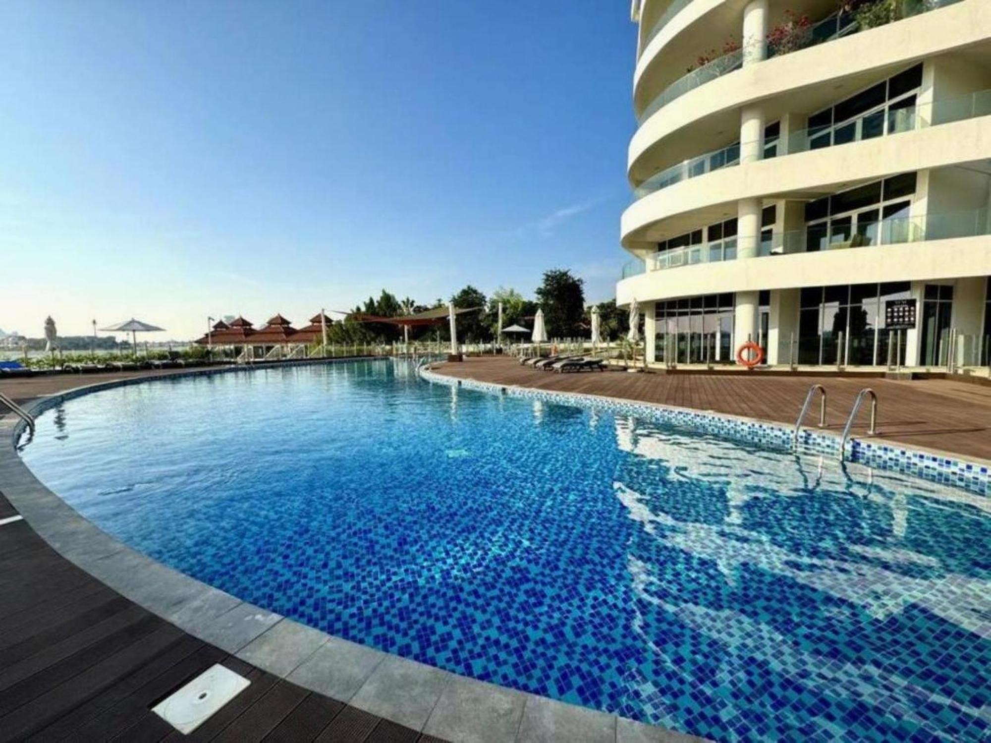 Apartment Vayk - Stunning 2-bedroom With Sea View & Access
